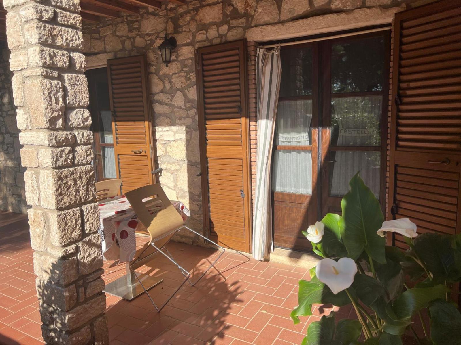 Agriturismo La Castellina Saturnia Bagian luar foto